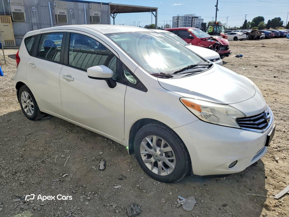 Nissan Versa 2015