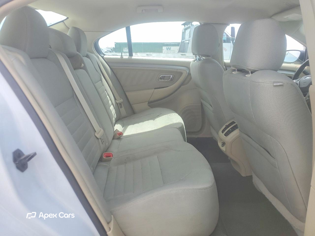 Ford Taurus 2016