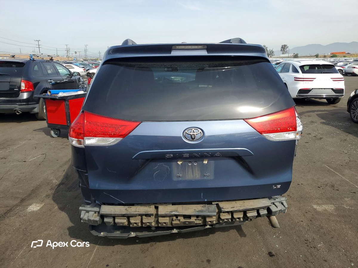 Toyota Sienna 2013