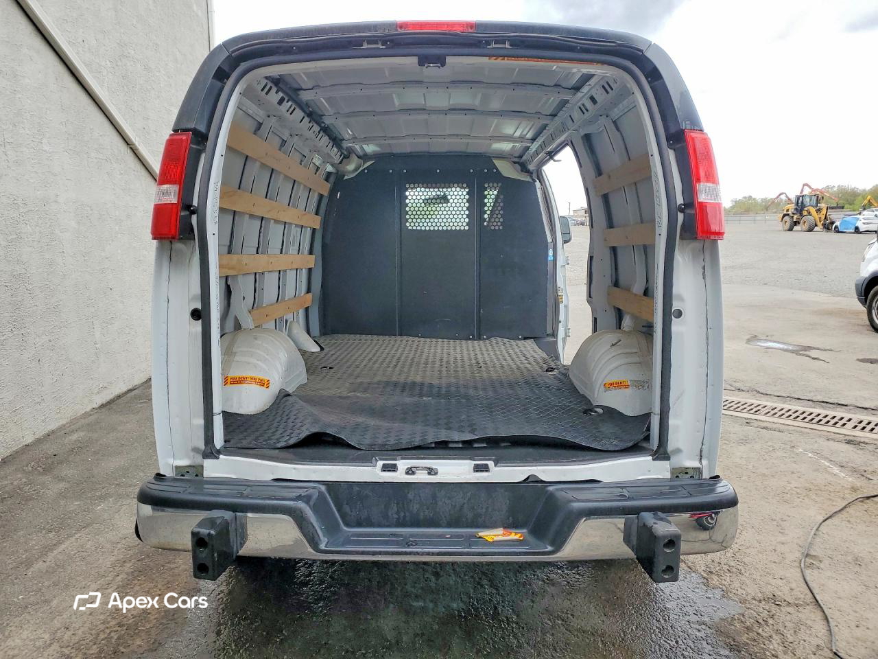 GMC Savana 2025