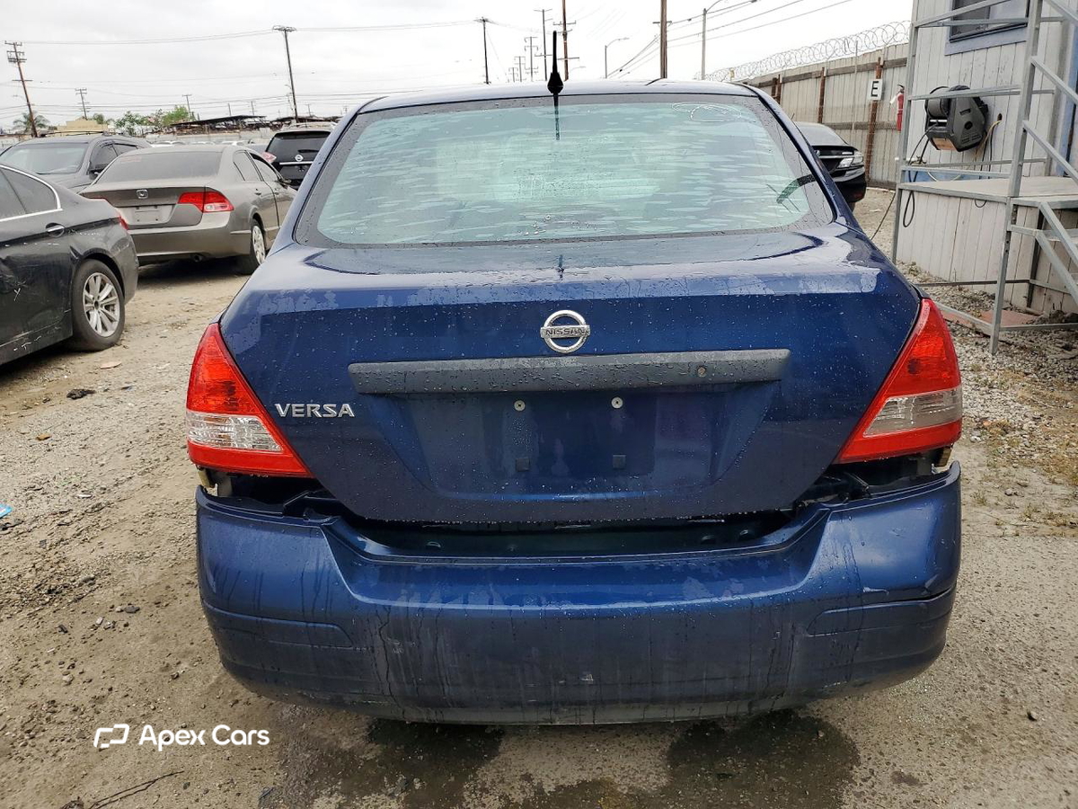 Nissan Versa 2011