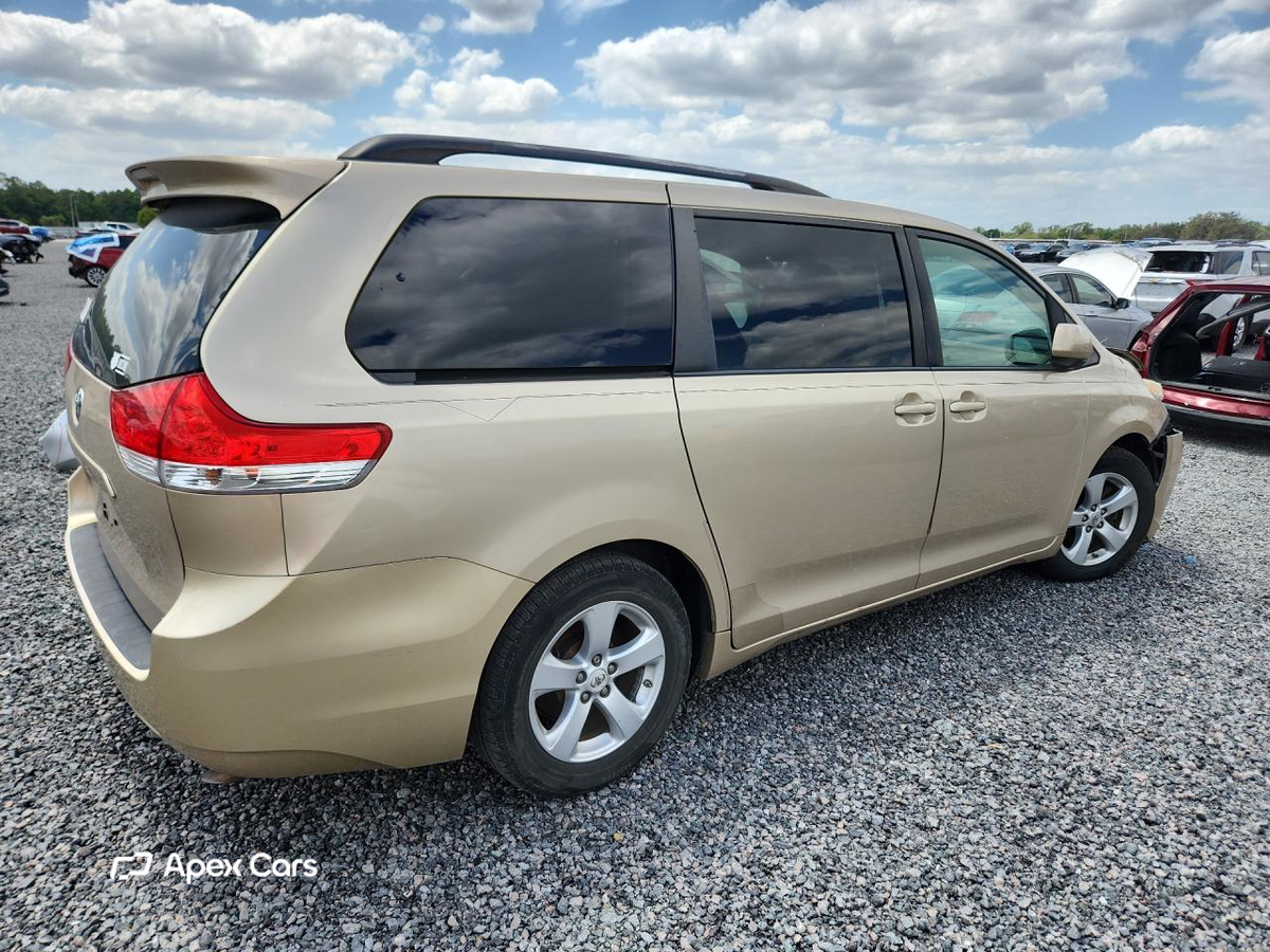 Toyota Sienna 2012