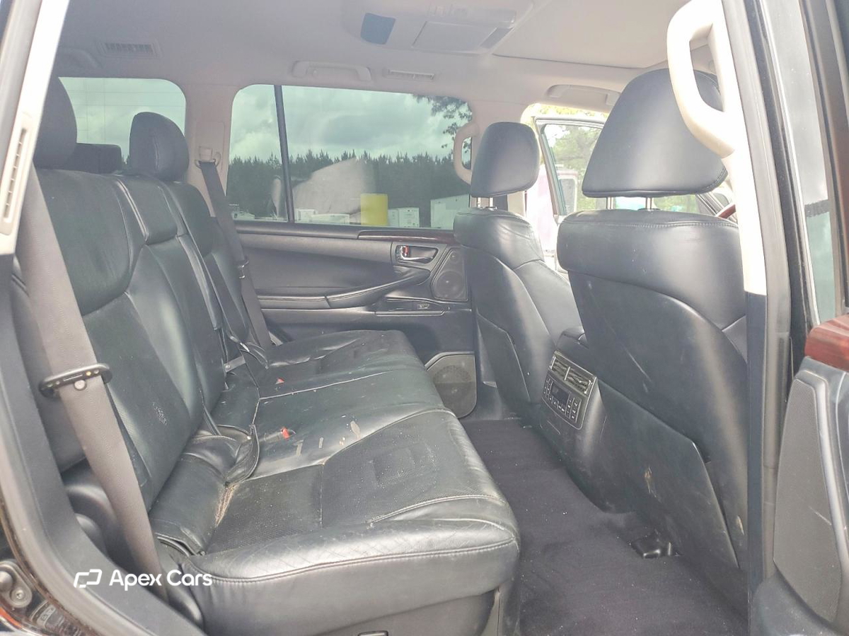 Lexus LX 2011