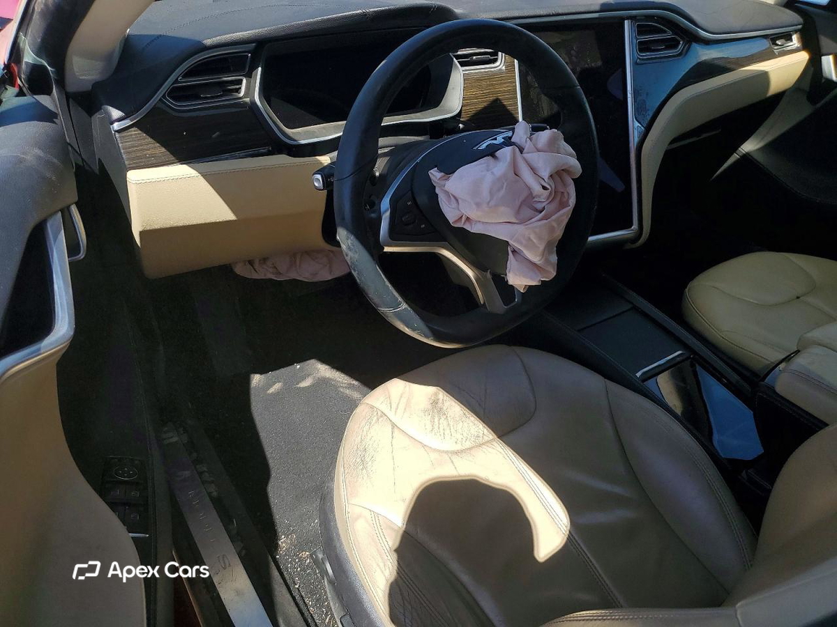 Tesla Model S 2015