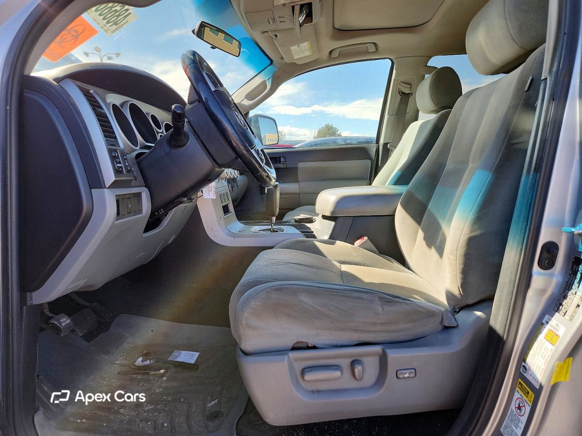 Toyota Sequoia 2016