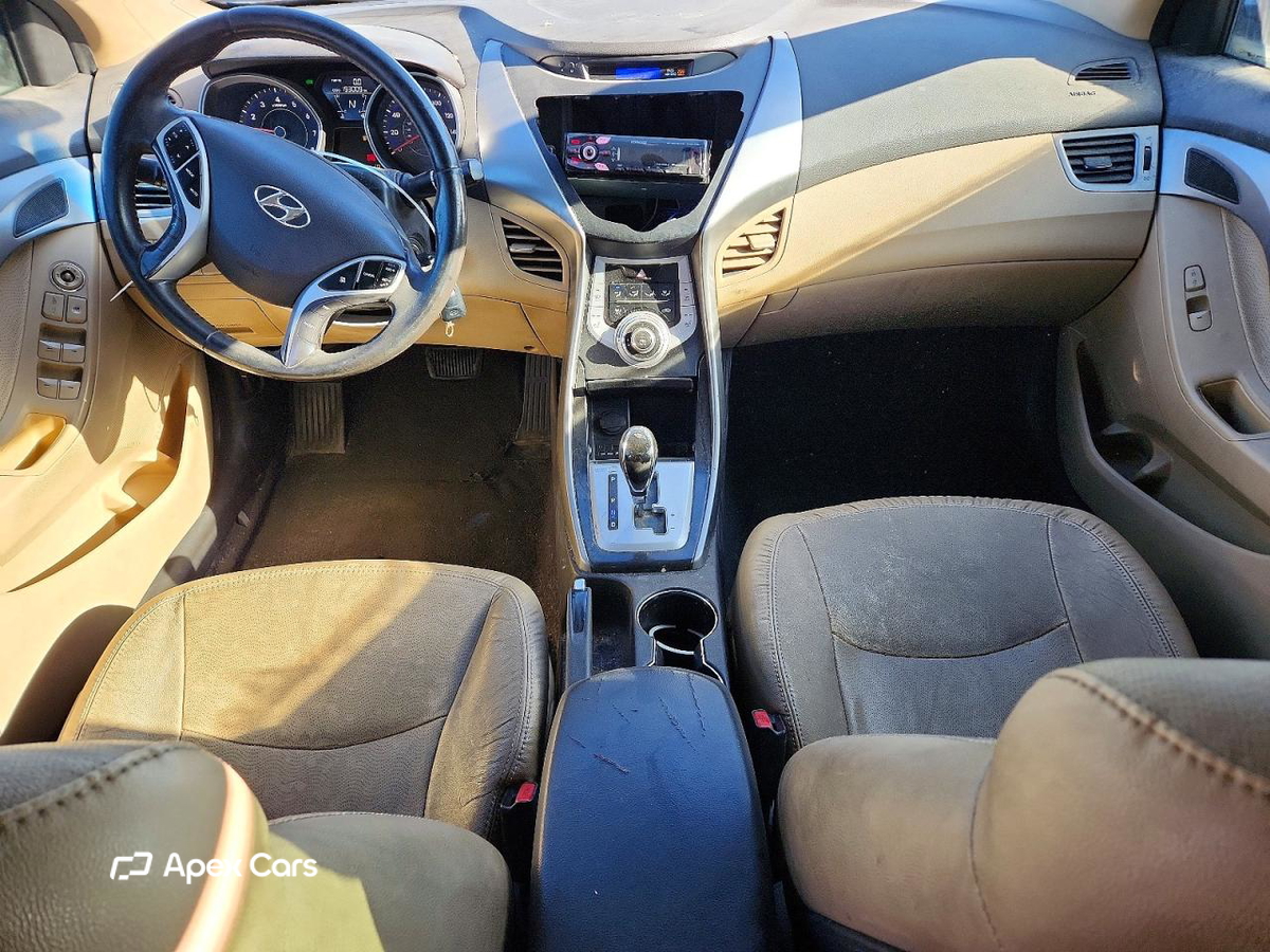 Hyundai Elantra 2012