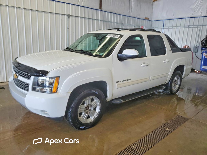 2010 Chevrolet Avalanche - Image 1 of 5