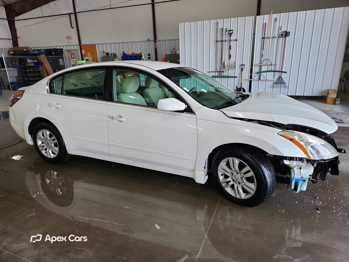 Nissan Altima 2011