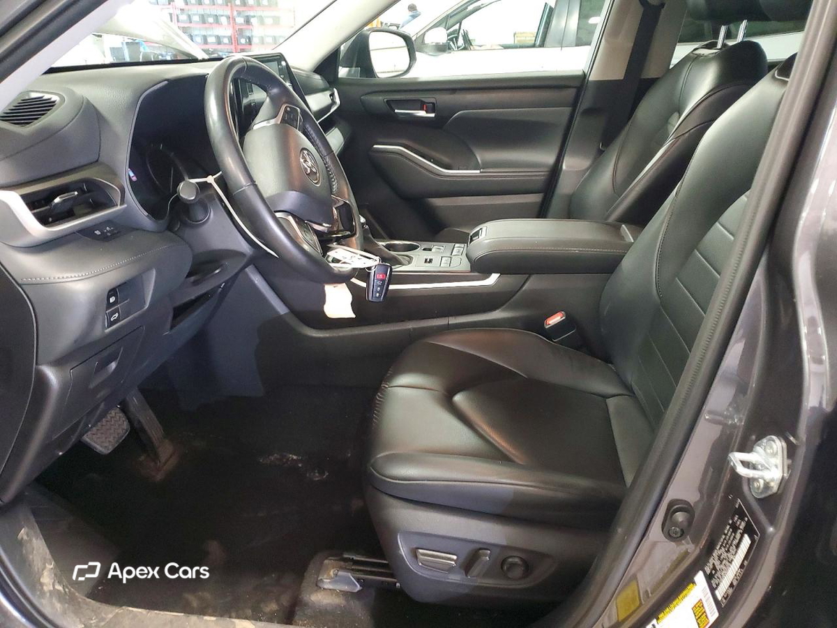 Toyota Highlander 2021