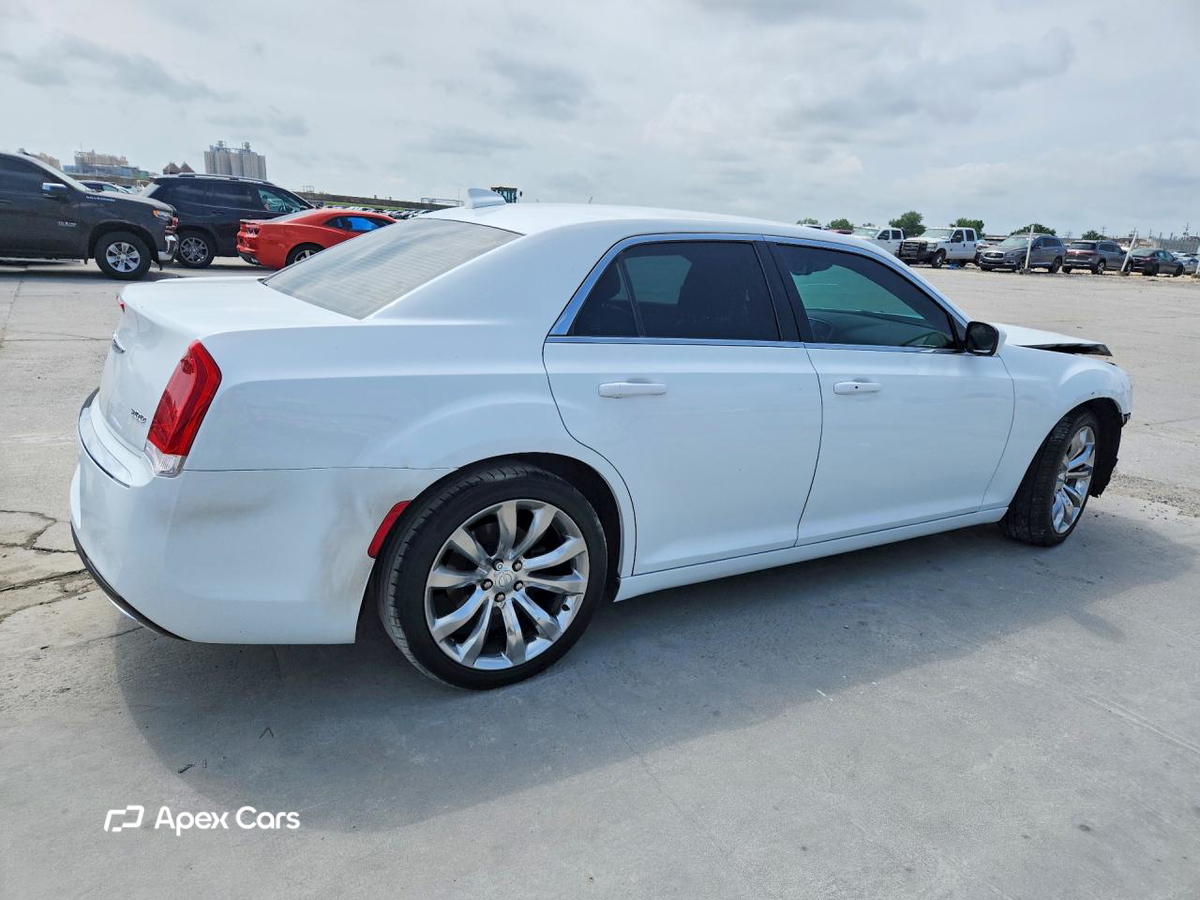 Chrysler 300 2016