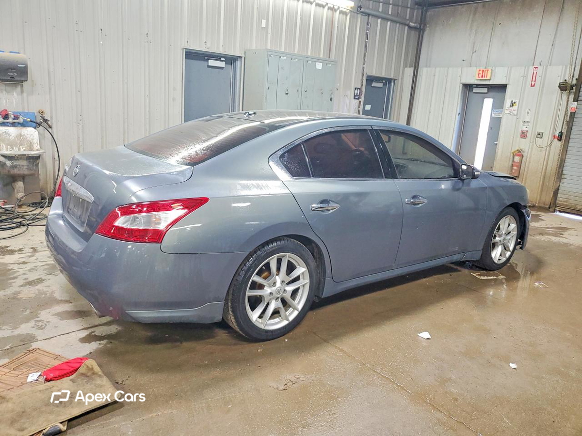 Nissan Maxima 2011