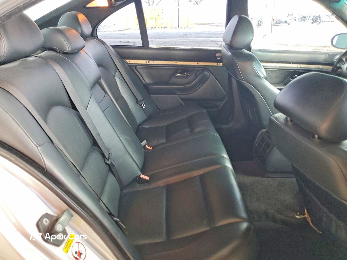 BMW M5 2000