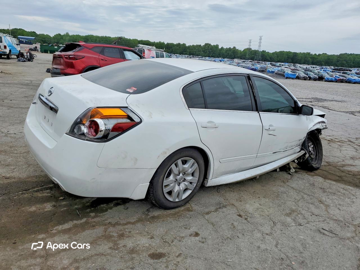 Nissan Altima 2012
