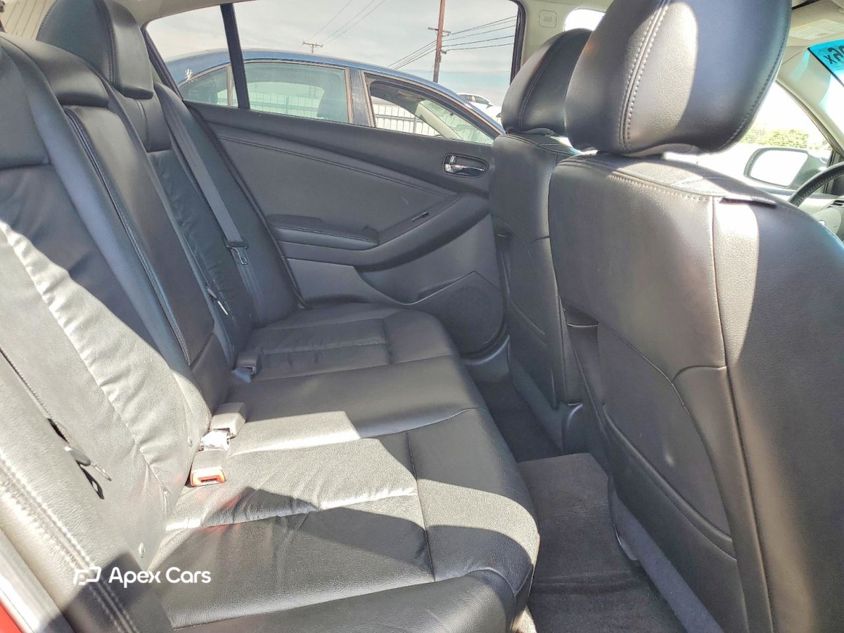 Nissan Altima 2011