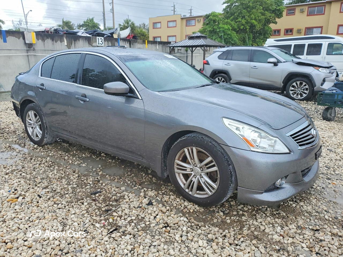 Infiniti G 2013