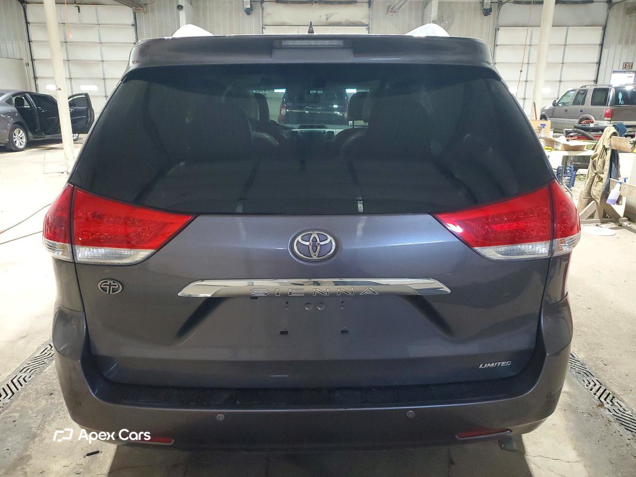 Toyota Sienna 2011