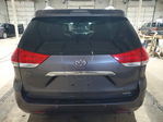 Toyota Sienna 2011
