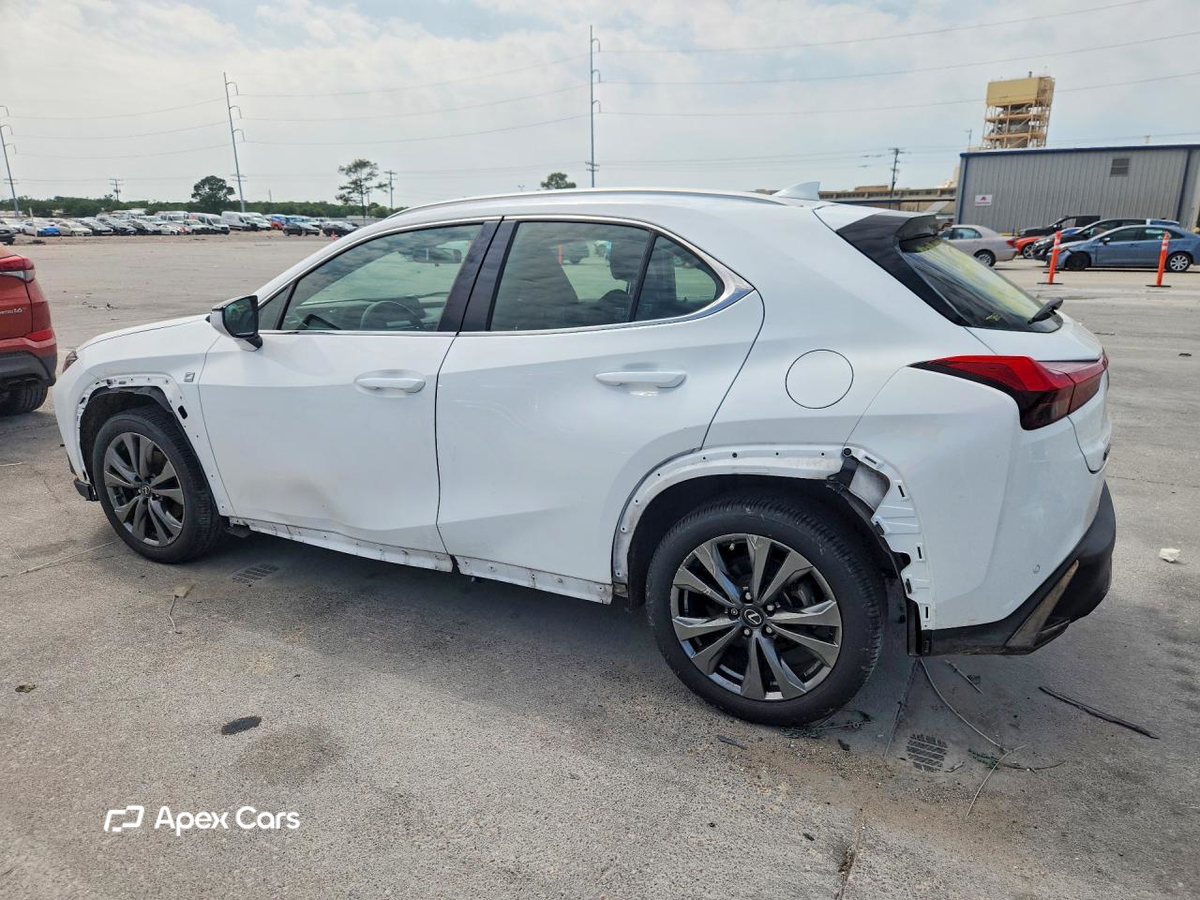 Lexus UX 2021