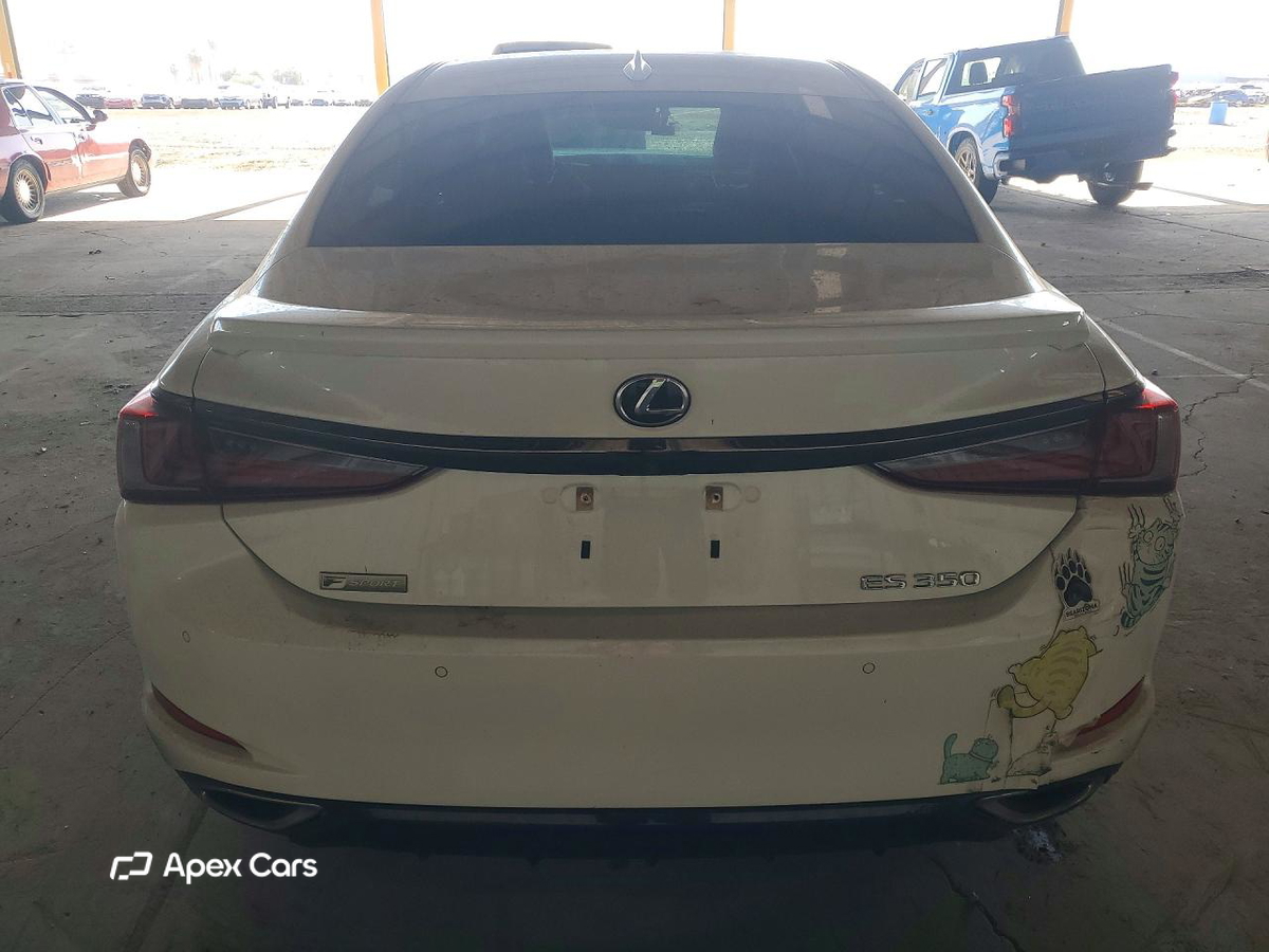 Lexus ES 2020