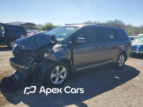 Toyota Sienna 2015 - Image 1 of 14