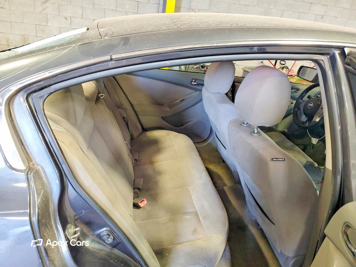 Nissan Altima 2011