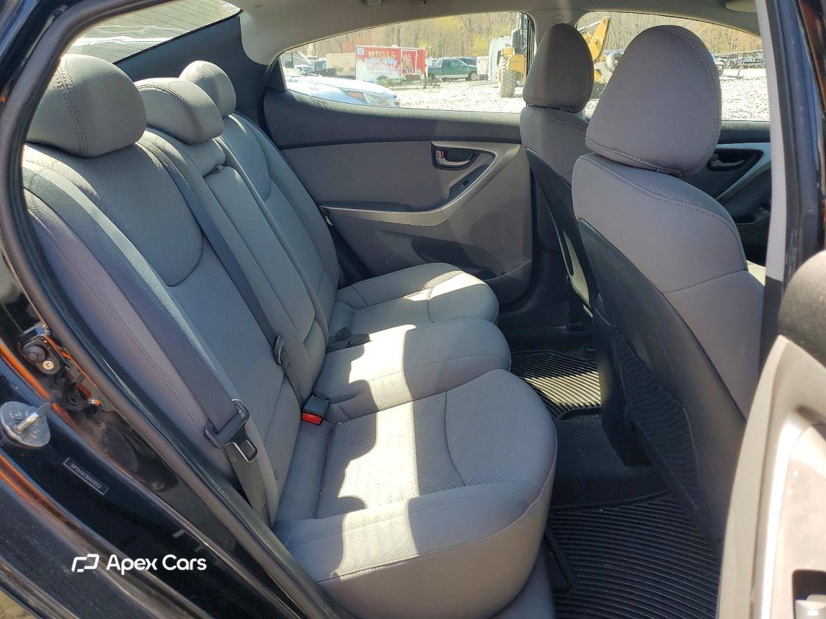 Hyundai Elantra 2011