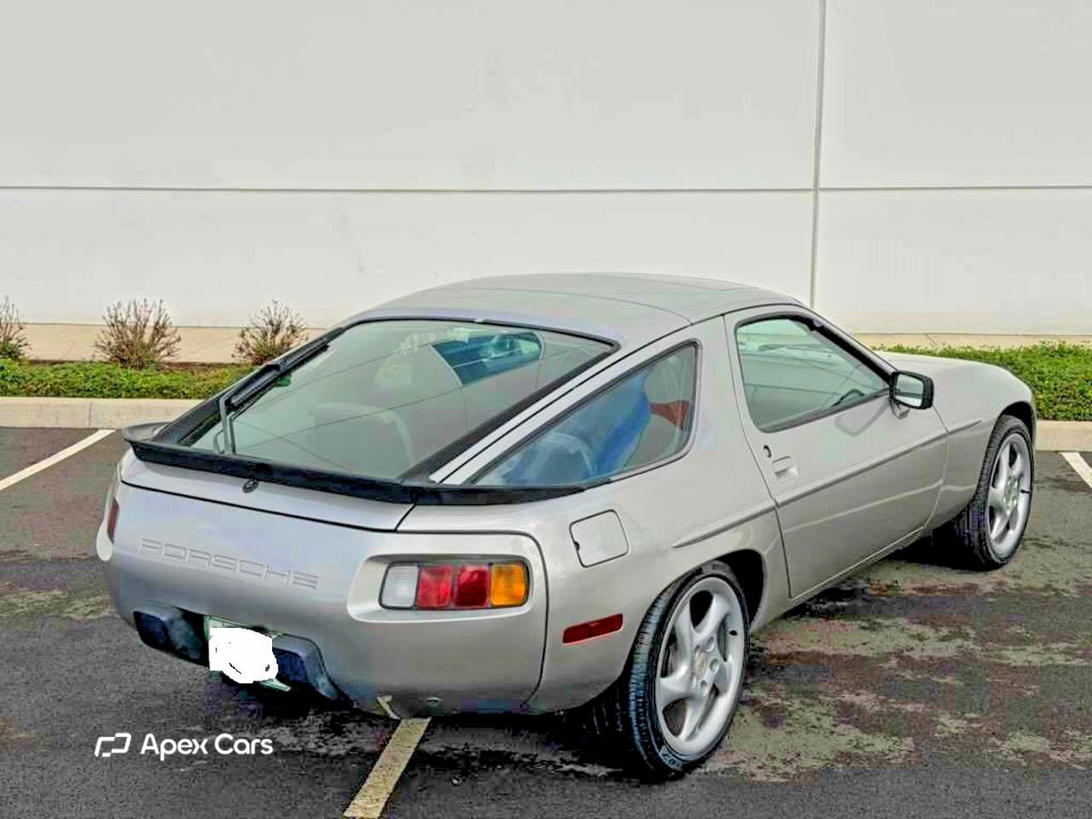 Porsche 928 1982