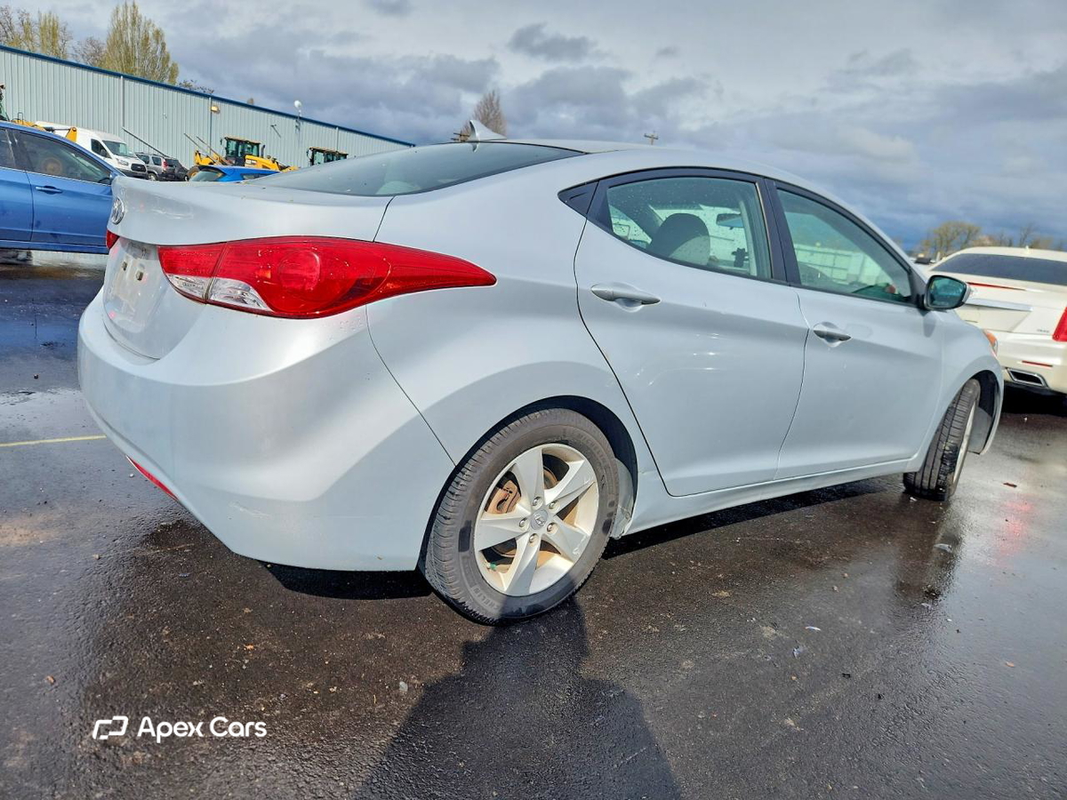 Hyundai Elantra 2011