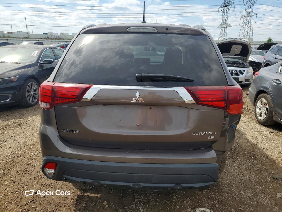 Mitsubishi Outlander 2016