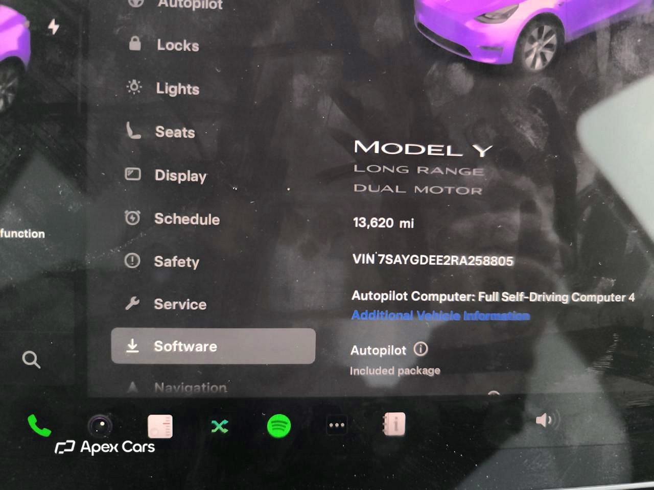Tesla Model Y 2024