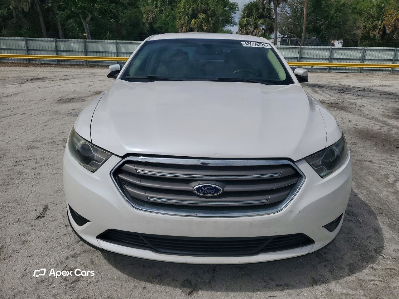 Ford Taurus 2014