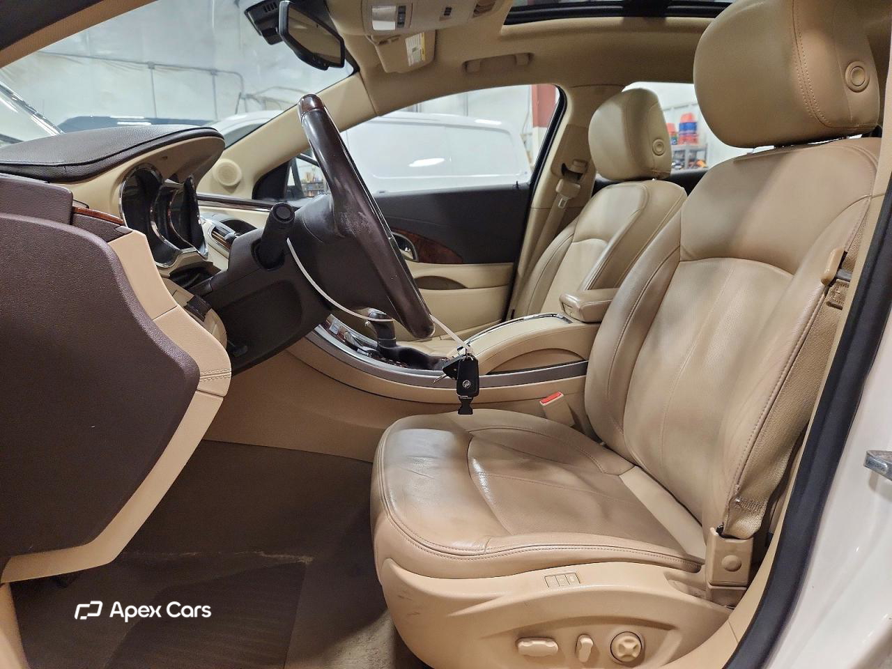 Buick LaCrosse 2011