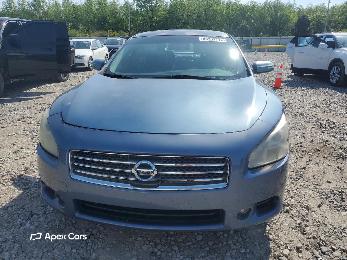Nissan Maxima 2010