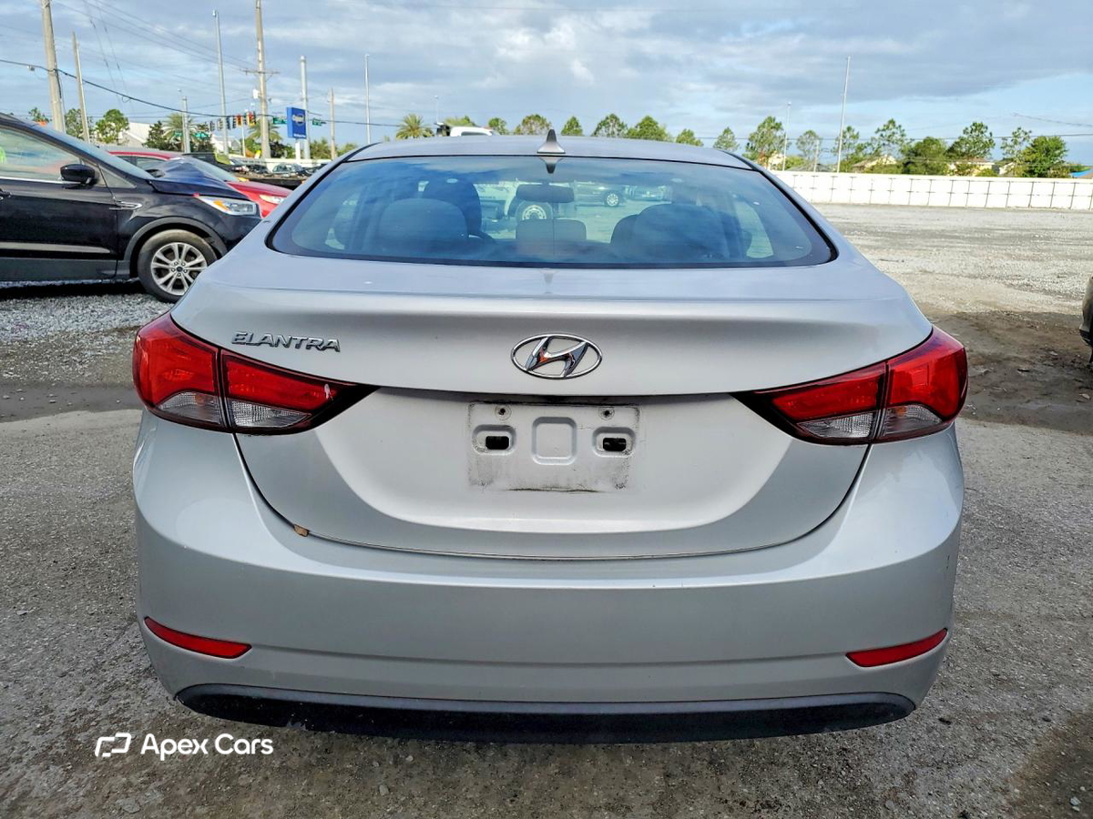 Hyundai Elantra 2015
