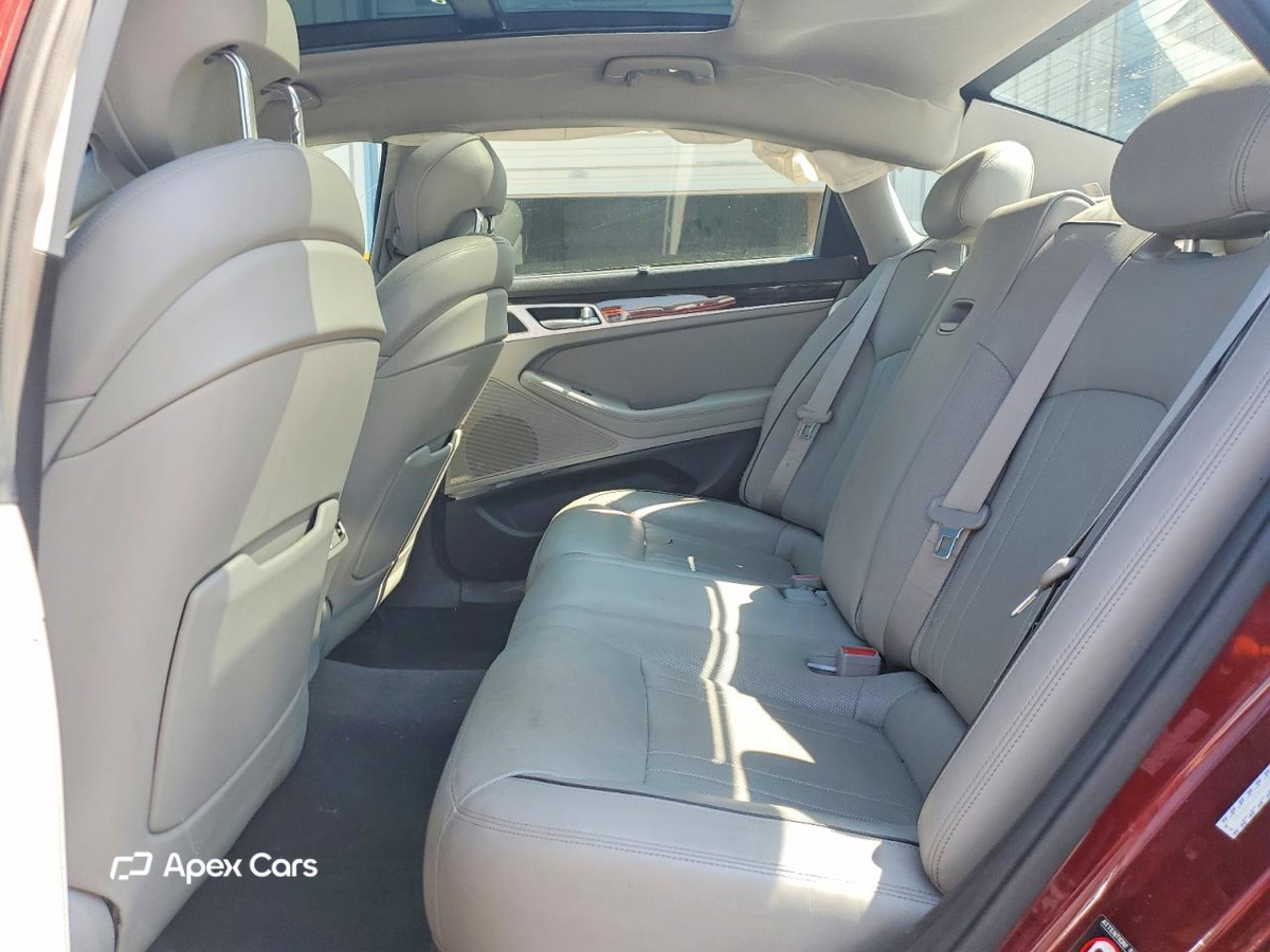Hyundai Genesis 2015