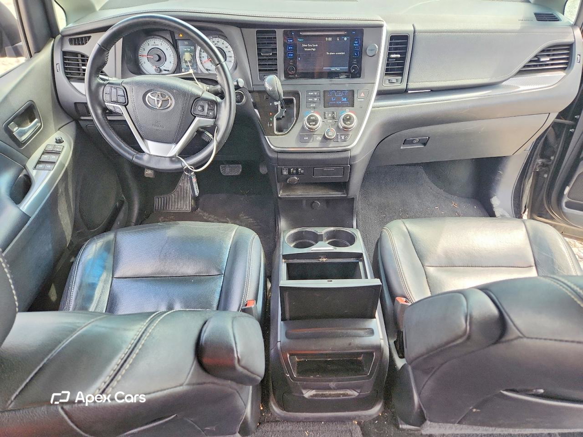 Toyota Sienna 2015
