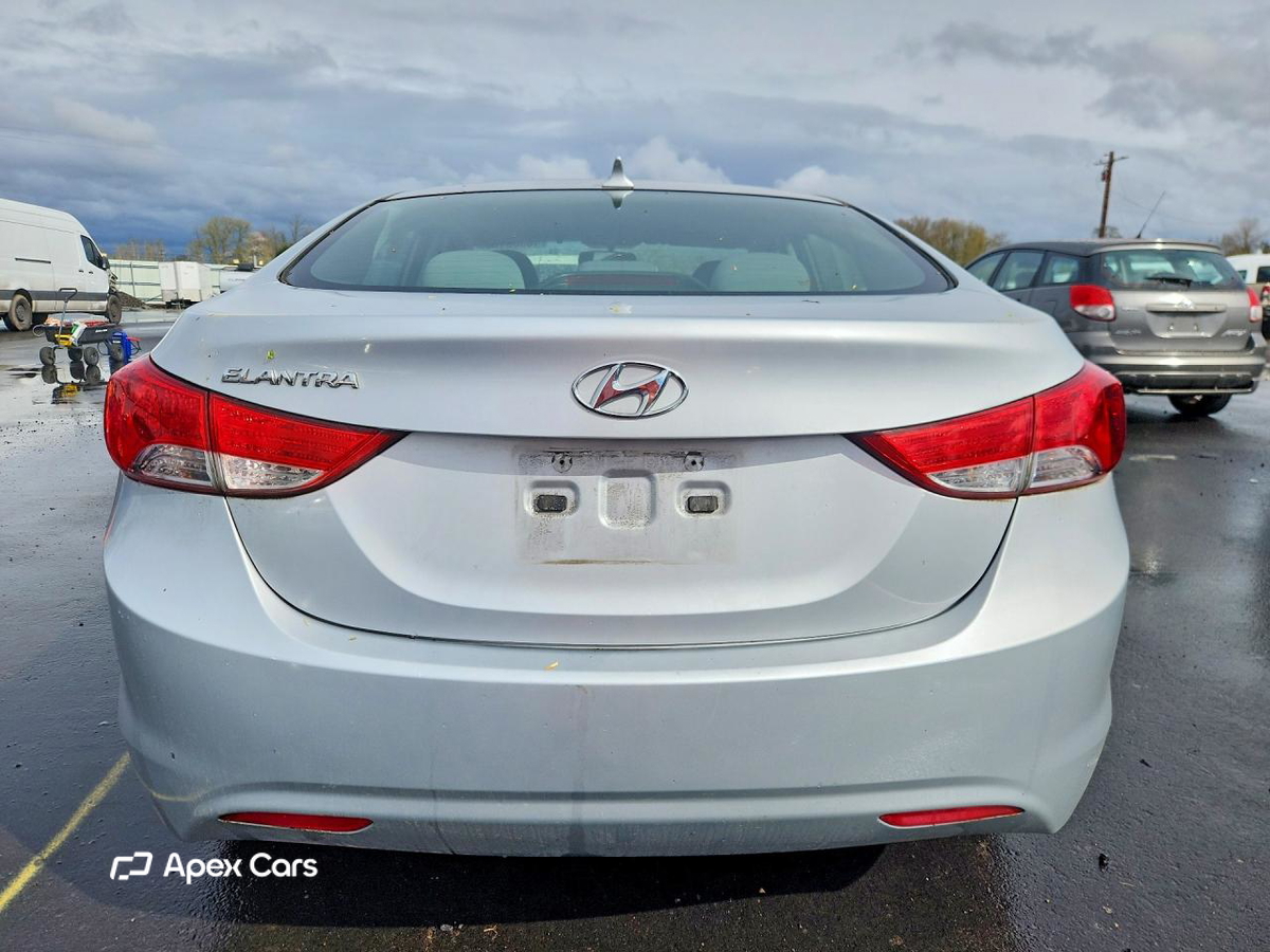 Hyundai Elantra 2011