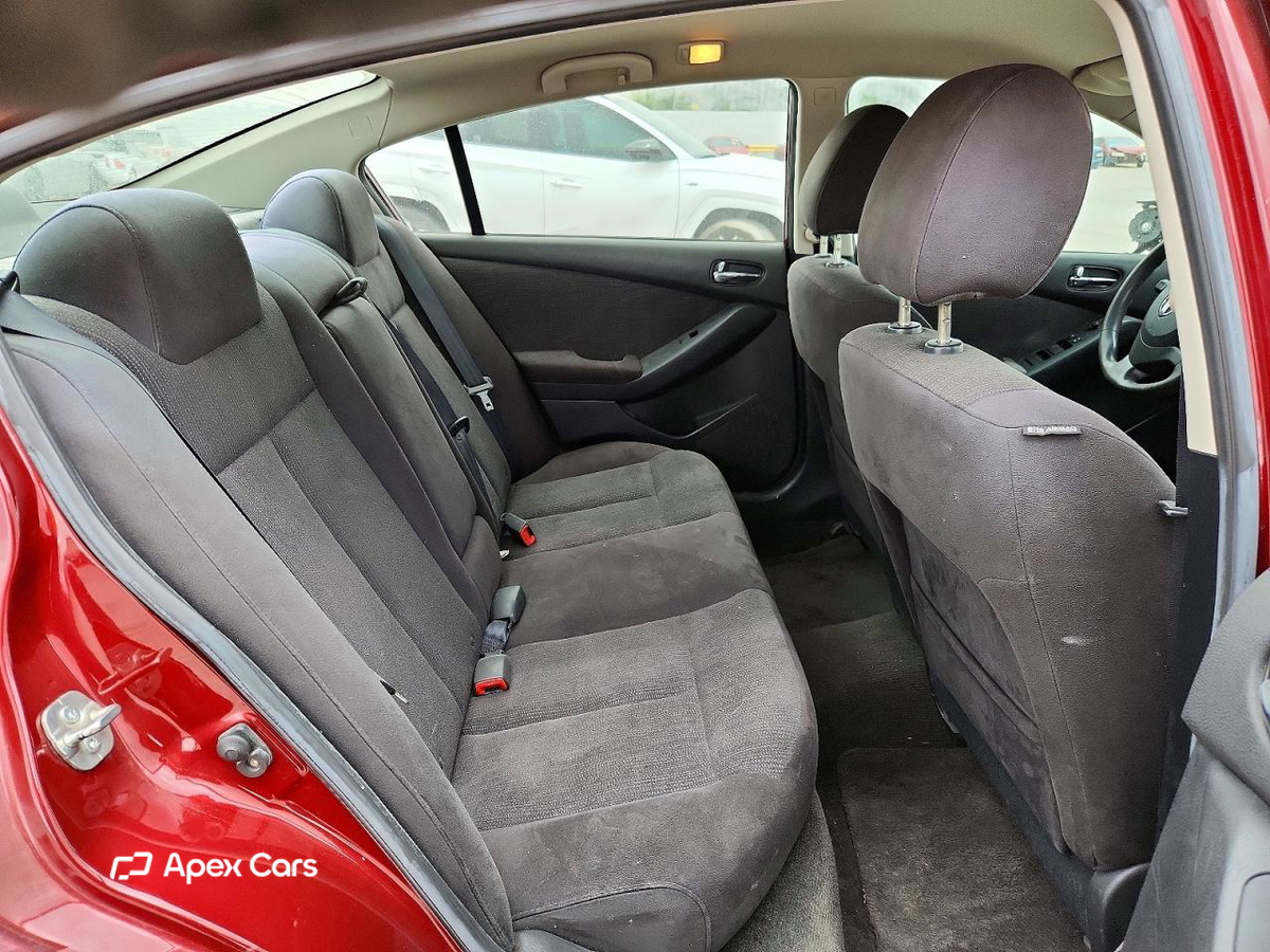 Nissan Altima 2010