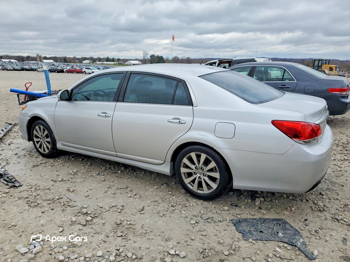 Toyota Avalon 2011
