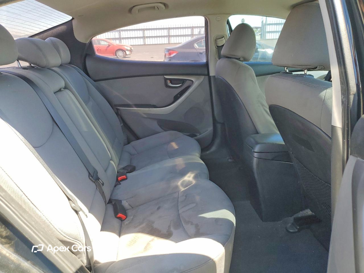Hyundai Elantra 2013