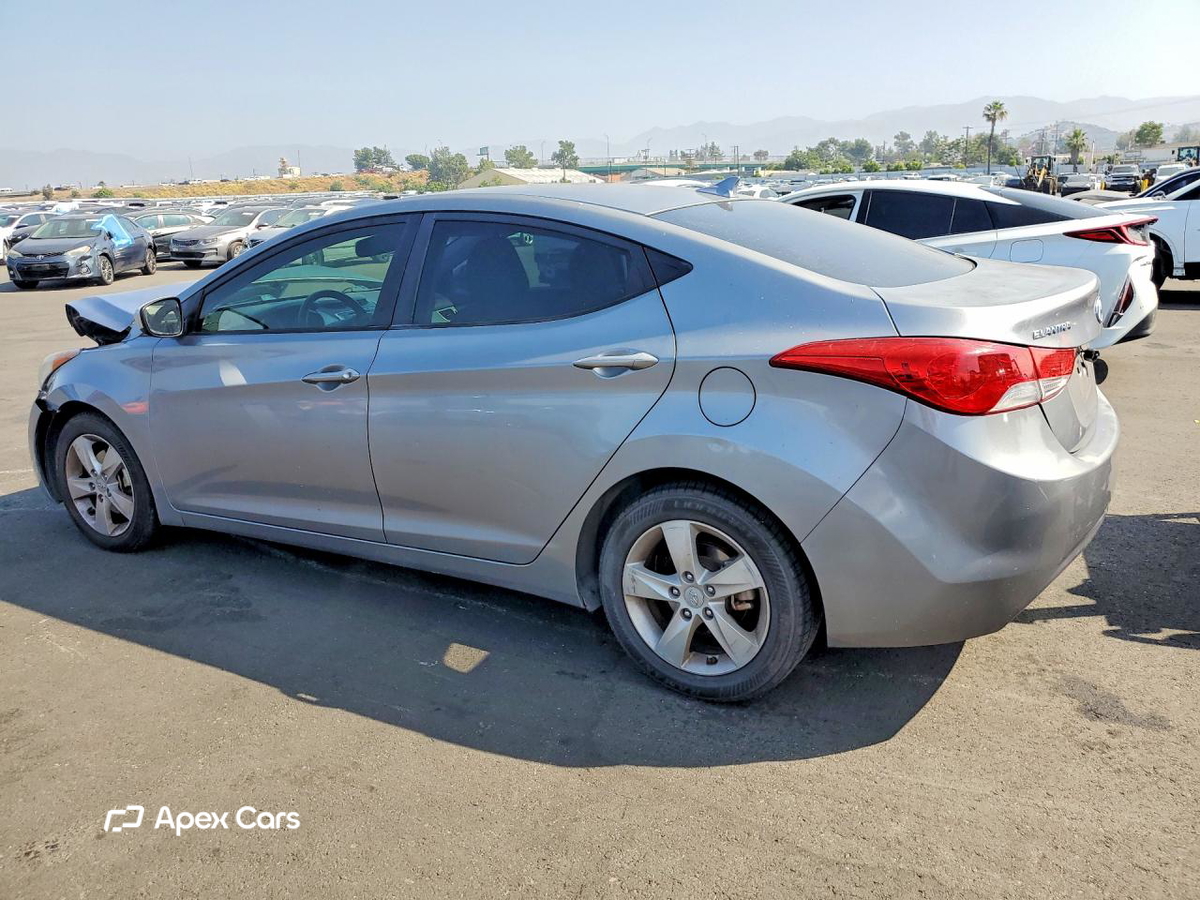 Hyundai Elantra 2012