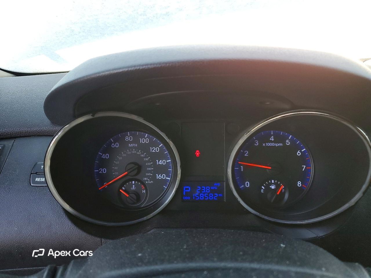 Hyundai Genesis 2012