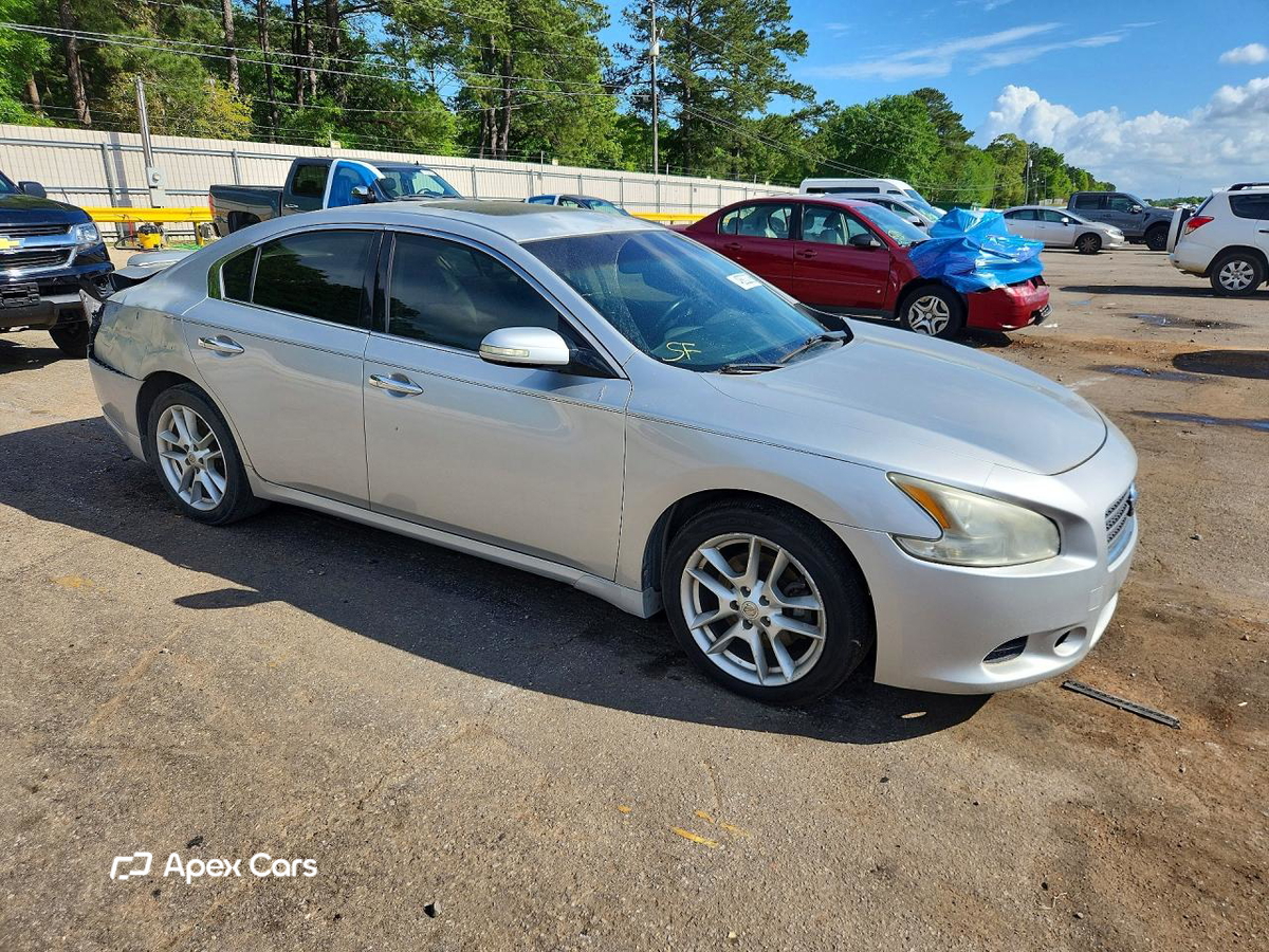 Nissan Maxima 2011