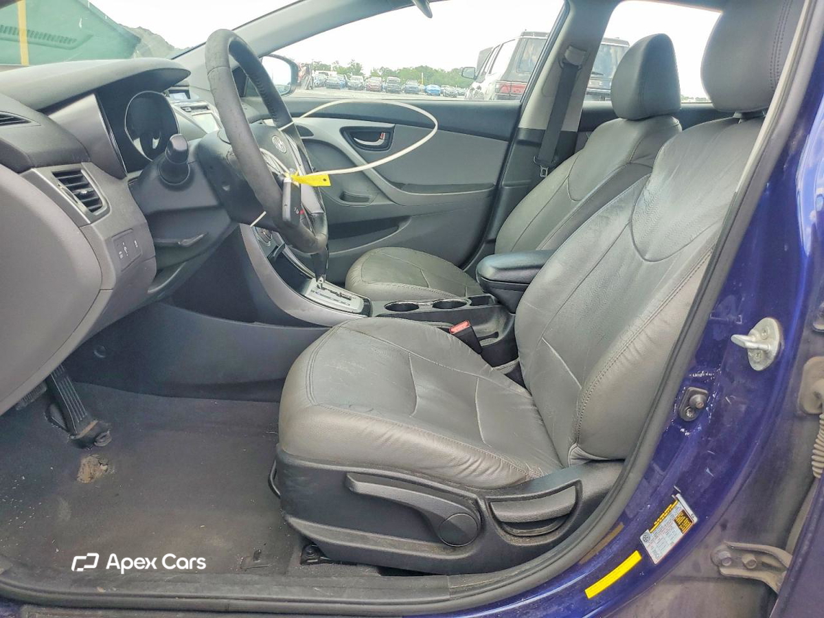 Hyundai Elantra 2012