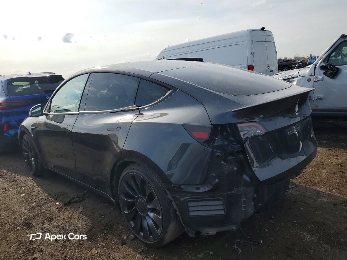 Tesla Model Y 2024