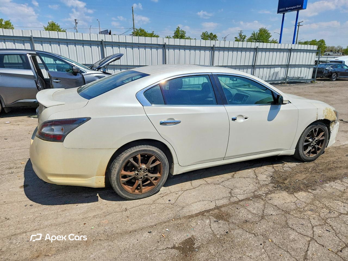 Nissan Maxima 2014