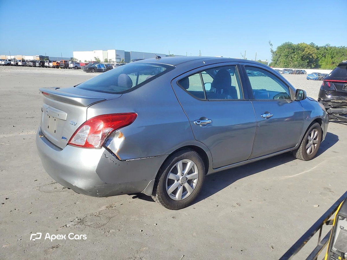 Nissan Versa 2014