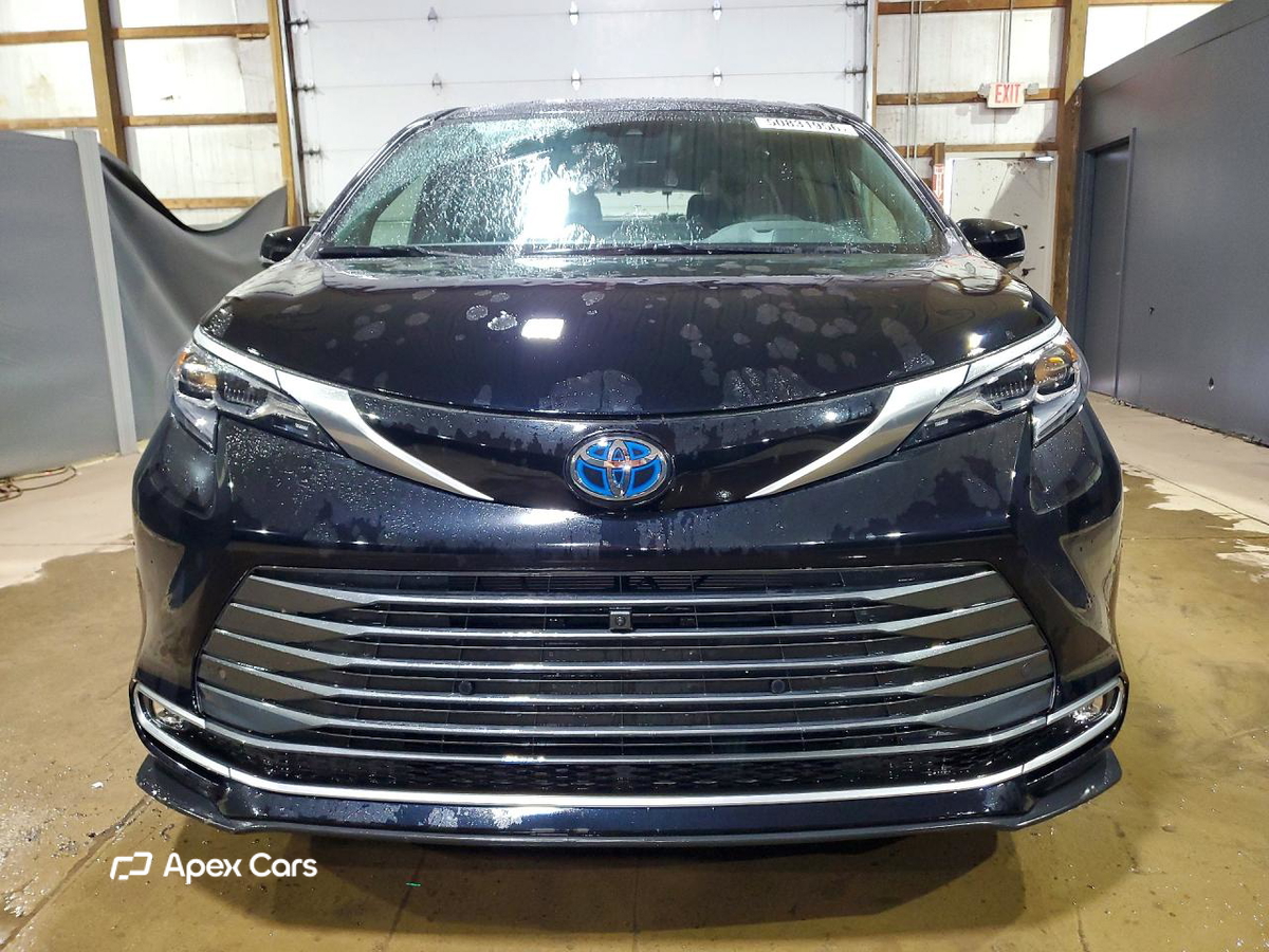 Toyota Sienna 2025