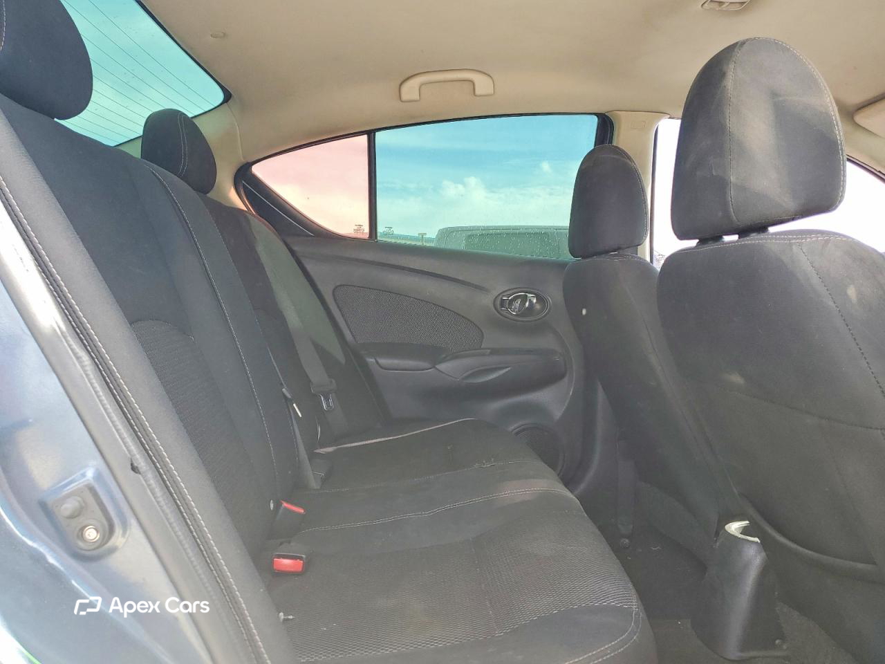 Nissan Versa 2015