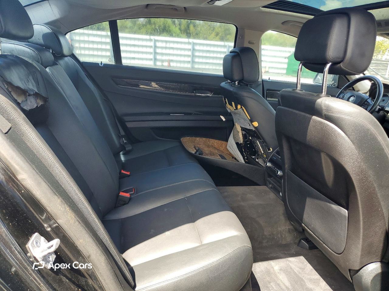 BMW Series 7 2015